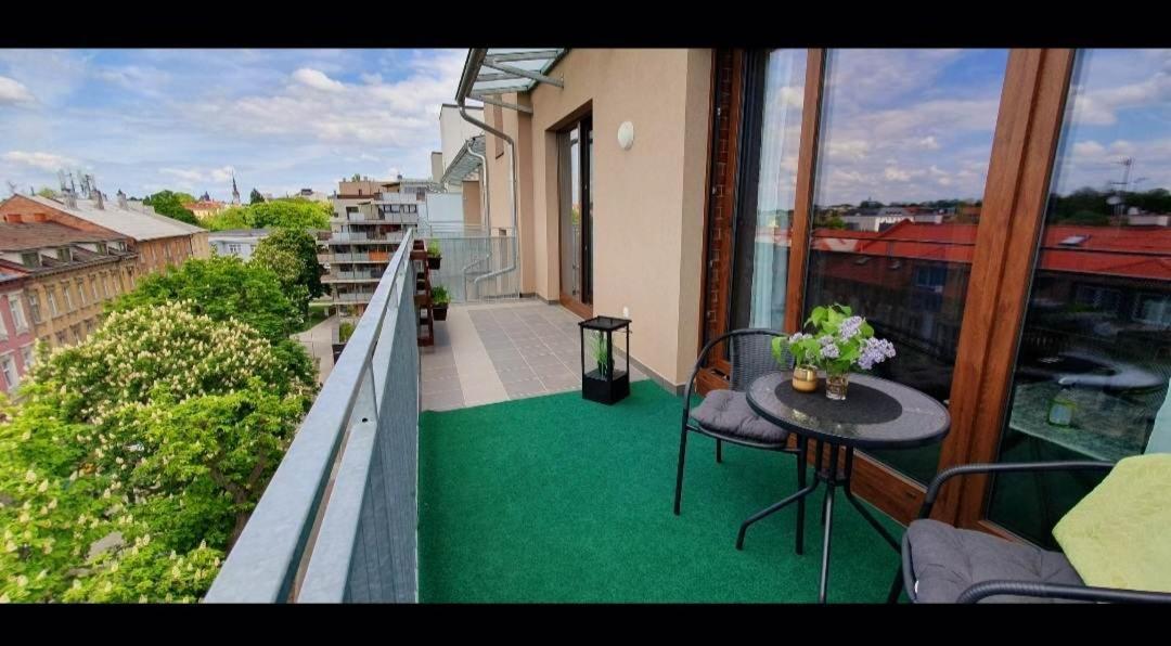 Apartman Jako Doma Olomouc Bagian luar foto